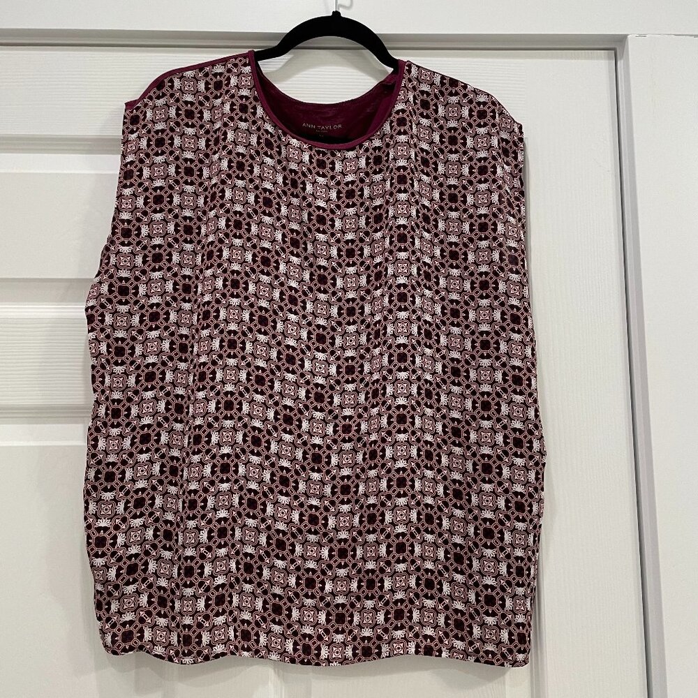 Women's Ann Taylor Burgundy Scoop Neck Sleeveless Blouse XL